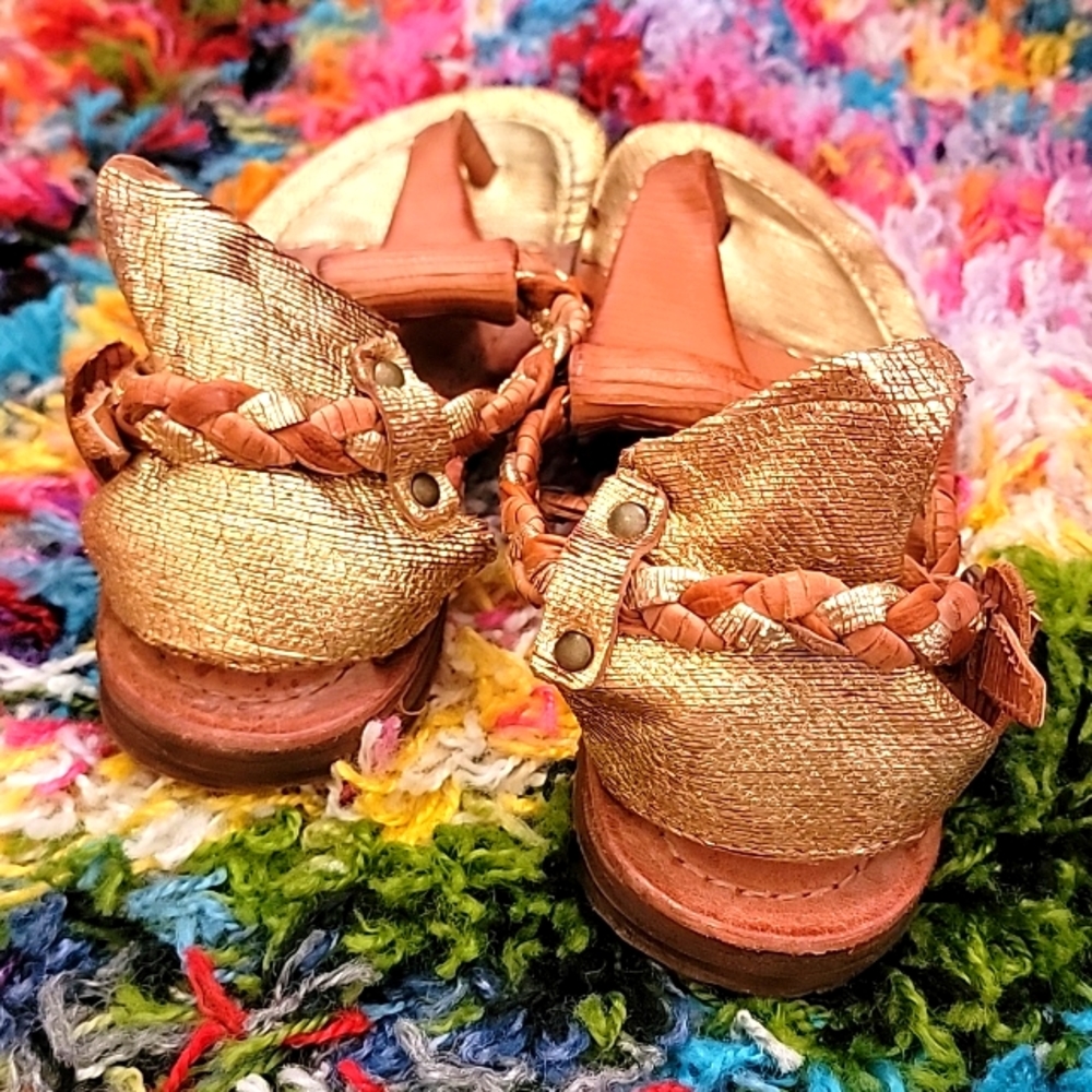 A.S.98 Women's Tan Leather Thong Sandals with Gold Accent Size 37 - Picture 2 of 3